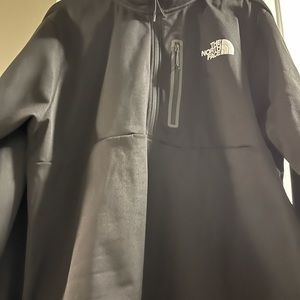 Black XL Men’s Canyonlands ½-Zip Jacket with tags.